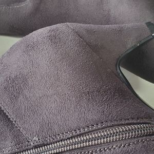 PUTTY COLOR kitten heel stretch suede wide calf boots